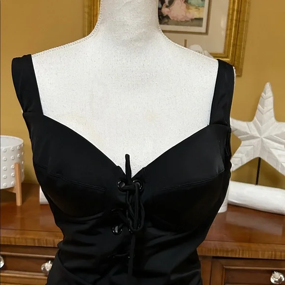 Torrid Size 2 Black Lace Up Wireless One Piece Ruched Bra Support Swimsuit 18/20 - Picture 3 of 15